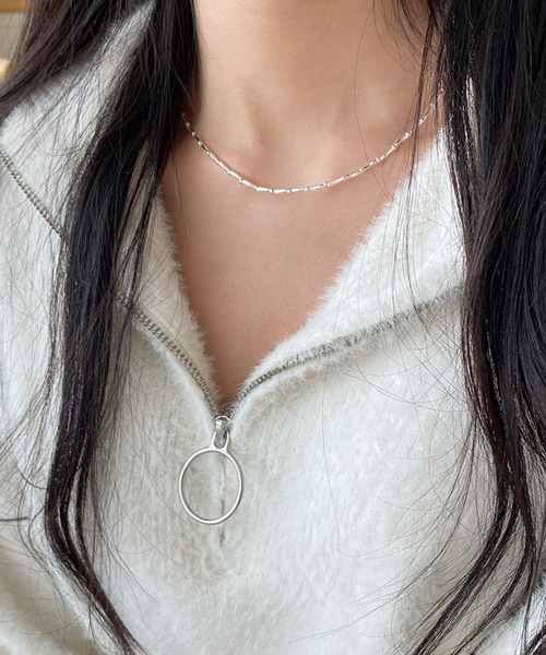 glassy necklace